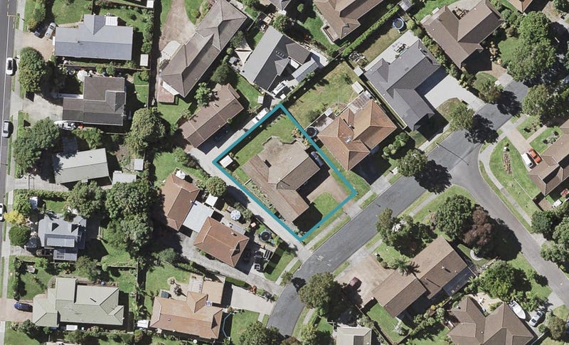 9 Parramatta Place, Botany Downs, Auckland - Carousel 1