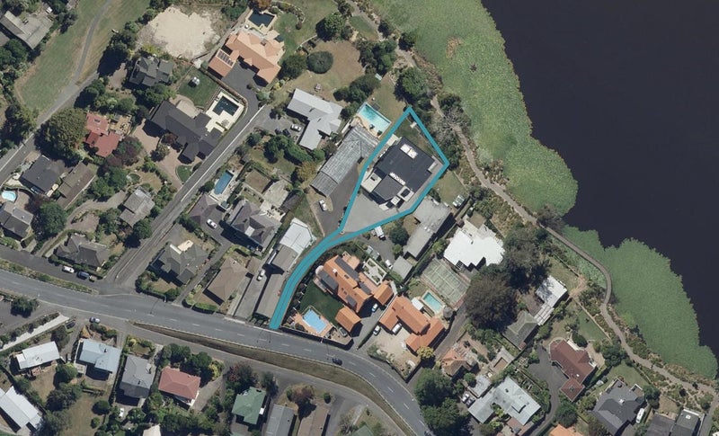 96 Lake Crescent, Hamilton Lake, Hamilton - Carousel 1