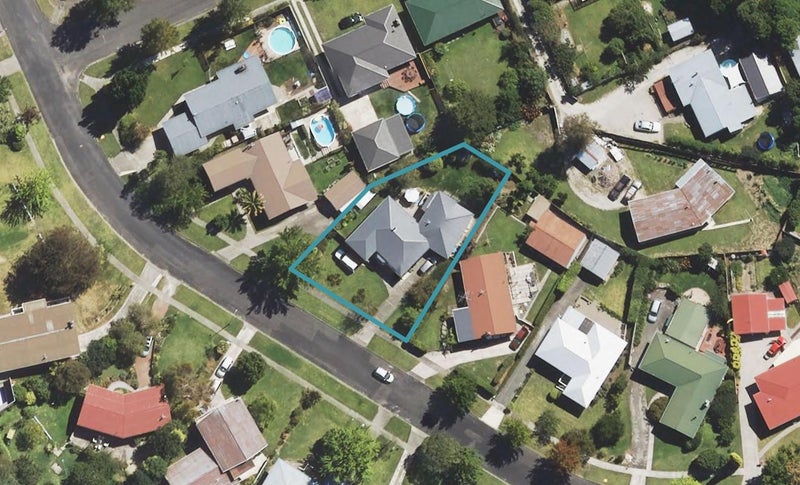 10 Seddon Crescent, Whataupoko, Gisborne - Carousel 1