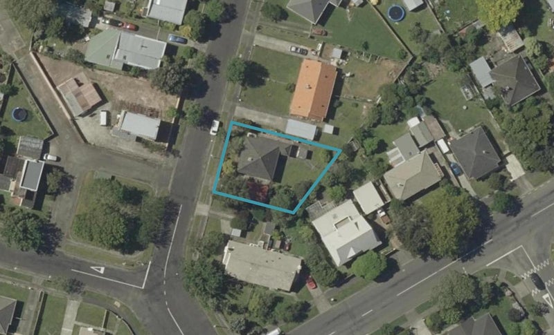 35 Savage Crescent, West End, Palmerston North - Carousel 1