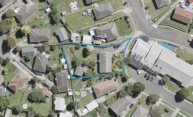 5 Puketapu Grove, Waiwhetu, Lower Hutt - Carousel 1