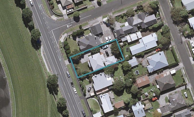 153 Coronation Avenue, Welbourn, New Plymouth - Carousel 1