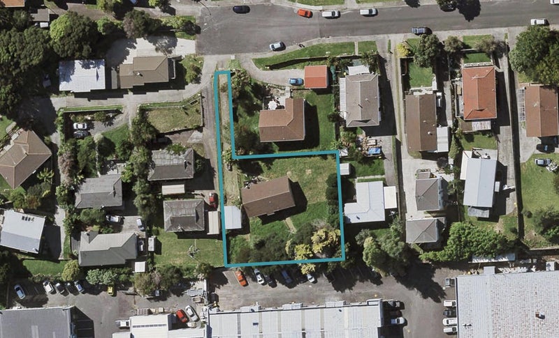 28 Lambrown Drive, Totara Vale, Auckland - Carousel 1