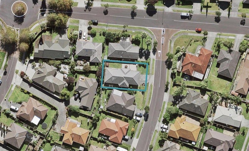 3 Richfield Crescent, Westgate, Auckland - Carousel 1