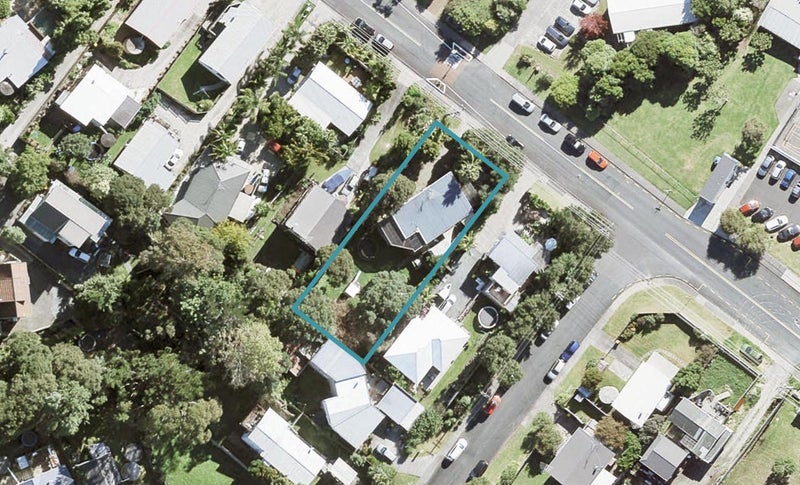 27 Waiora Road, Stanmore Bay, Whangaparaoa - Carousel 1