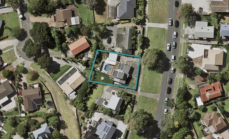 24 Hollyford Drive, Clover Park, Auckland - Carousel 1