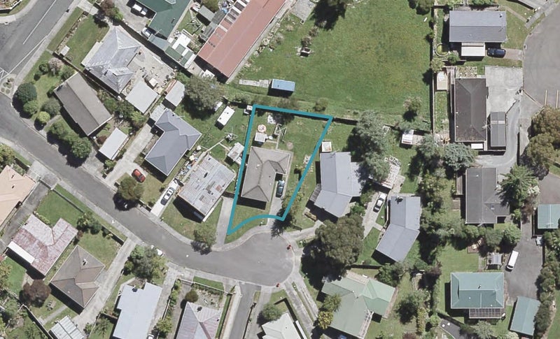 12 Prestige Place, Maoribank, Upper Hutt - Carousel 1