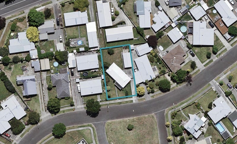 19 Duckworth Crescent, Greenmeadows, Napier - Carousel 1