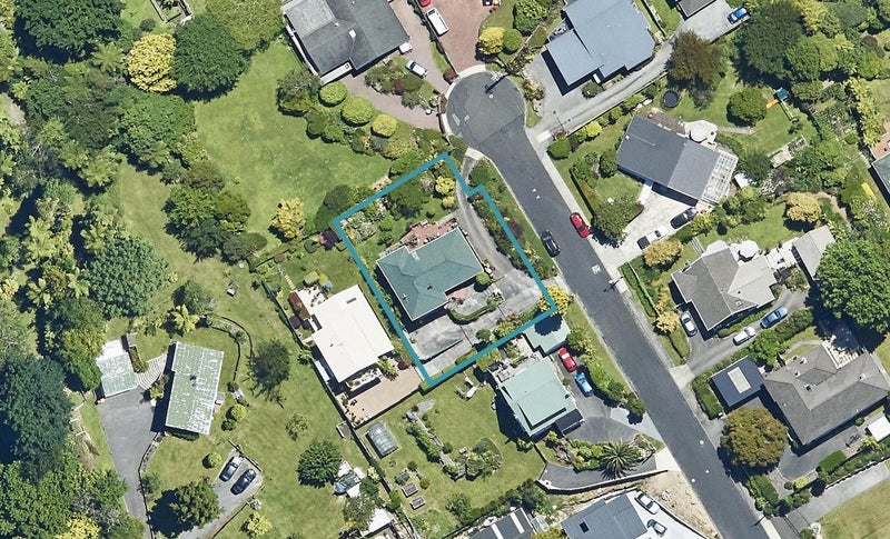 4 Pah Road, Kawaha Point, Rotorua - Carousel 1