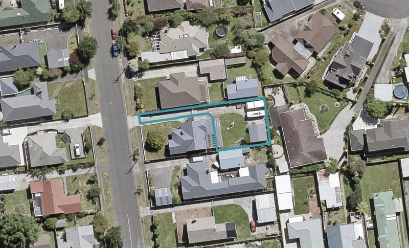 15C Fraser Crescent, Elderslea, Upper Hutt - Carousel 1