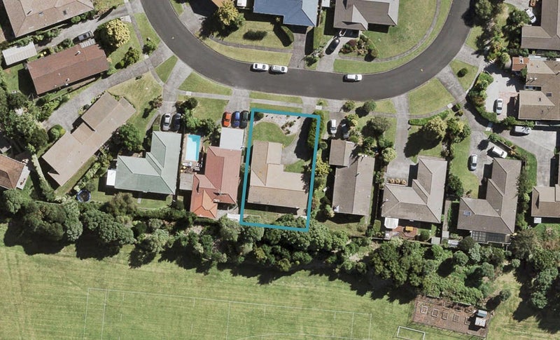 19 Frank Evans Place, Henderson, Auckland - Carousel 1