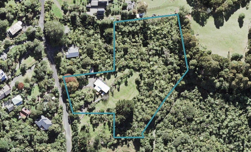27 Rimu Road, Oratia, Auckland - Carousel 1