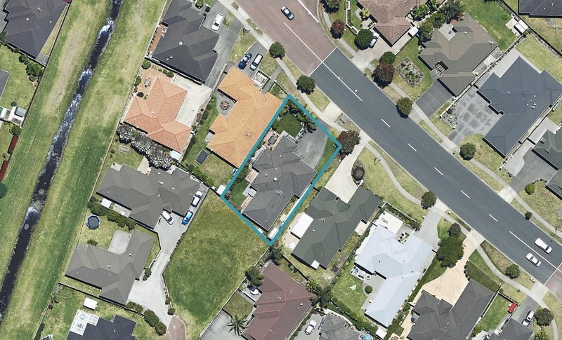 604 Gloucester Road, Papamoa Beach, Papamoa - Carousel 1