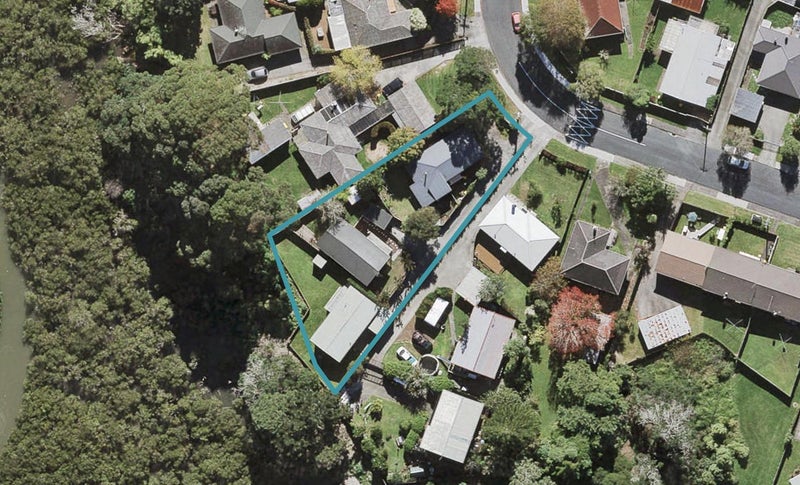 1/36 Daytona Road, Henderson, Auckland - Carousel 1