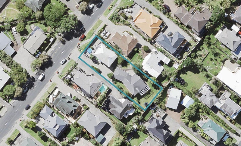 1/64 Browns Bay Road, Rothesay Bay, Auckland - Carousel 1