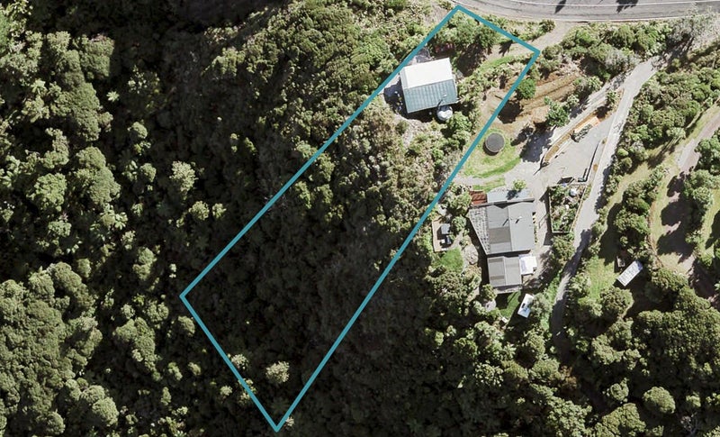 101 Piha Road, Piha, New Lynn - Carousel 1