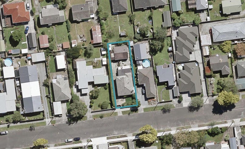 15 Elm Street, Ebdentown, Upper Hutt - Carousel 1
