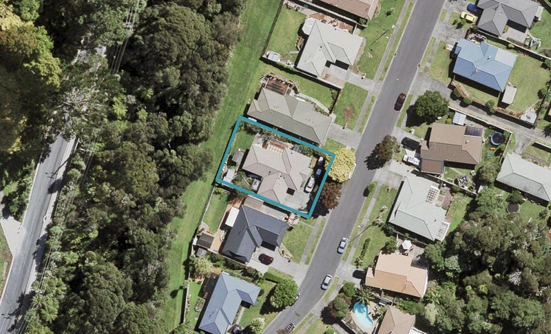 6 Waimoko Glen, Swanson, Auckland - Carousel 1