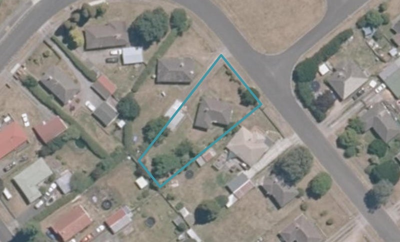 7 Kauri Drive, Wairakei, Taupo - Carousel 1