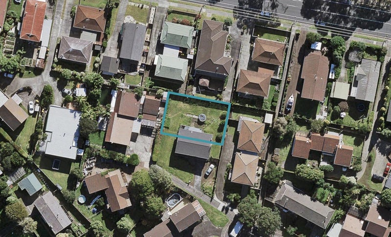 39B Edgeworth Road, Glenfield, Auckland - Carousel 1