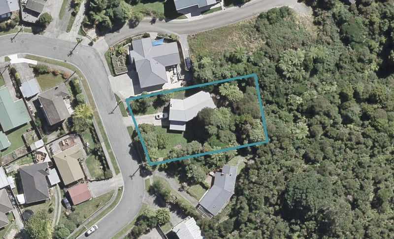 37 Lowry Crescent, Stokes Valley, Lower Hutt - Carousel 1