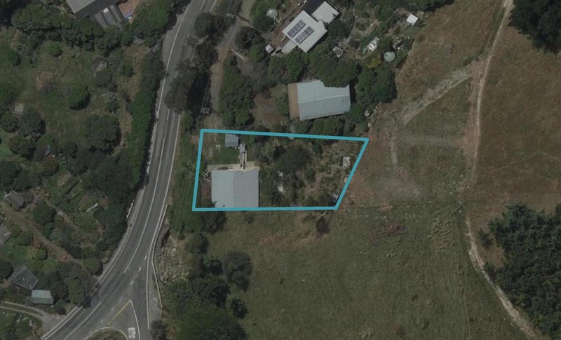 408 Marine Drive, Charteris Bay, Lyttelton - Carousel 1