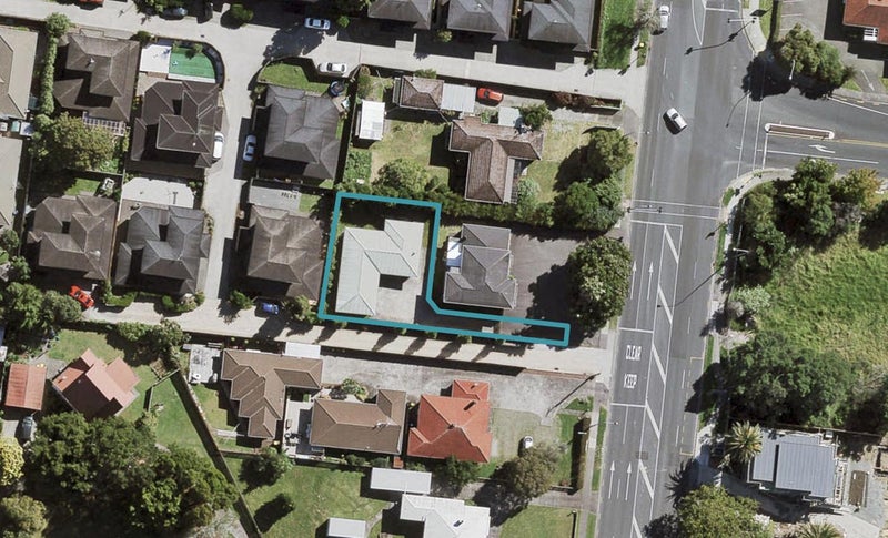 12A Lincoln Road, Henderson, Auckland - Carousel 1