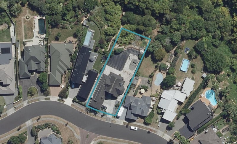 63 Keswick Crescent, Huntington, Hamilton - Carousel 1