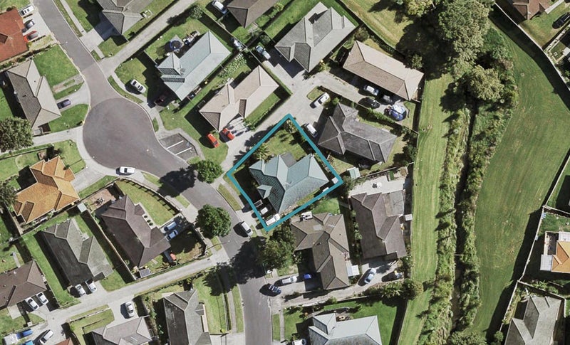 56 Castlefinn Drive, Weymouth, Auckland - Carousel 1