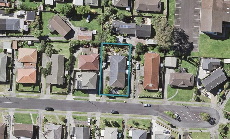 2/10 Benygloe Place, Highland Park, Auckland - Carousel 1