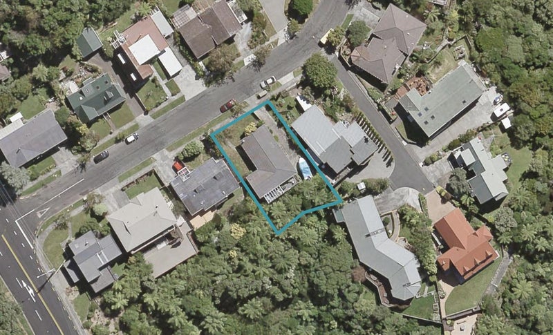 8 Stanhope Grove, Korokoro, Lower Hutt - Carousel 1