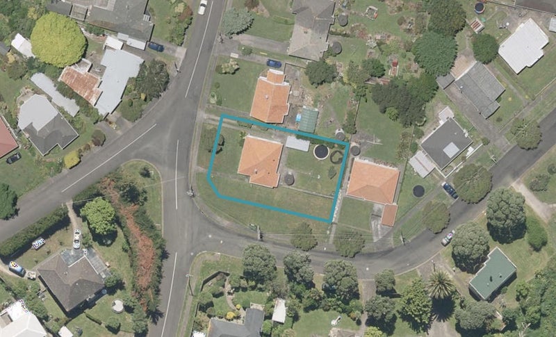 11 Hutchison Crescent, Durie Hill, Whanganui - Carousel 1