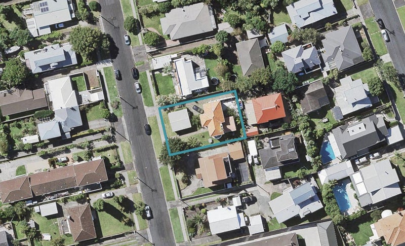 8 Wicklow Road, Narrow Neck, Auckland - Carousel 1