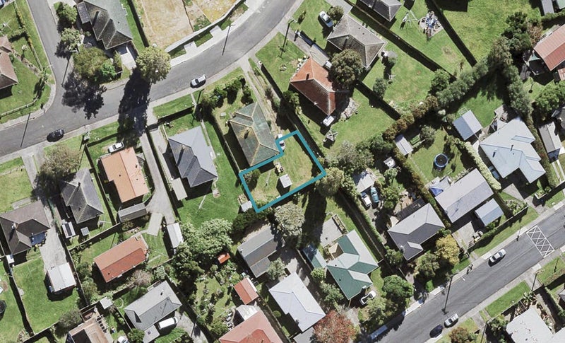 24A Hayman Place, Beach Haven, Auckland - Carousel 1