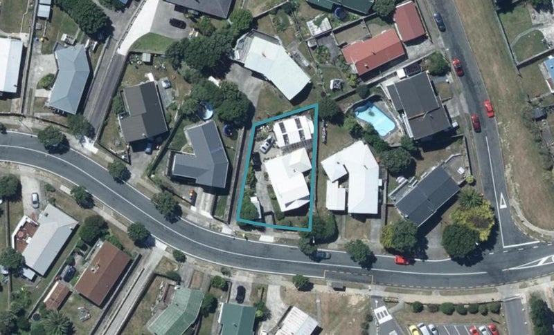 88 Conclusion Street, Ascot Park, Porirua - Carousel 1