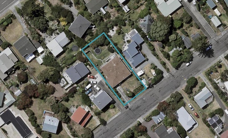 9 Titoki Road, Waikanae Beach, Waikanae - Carousel 1