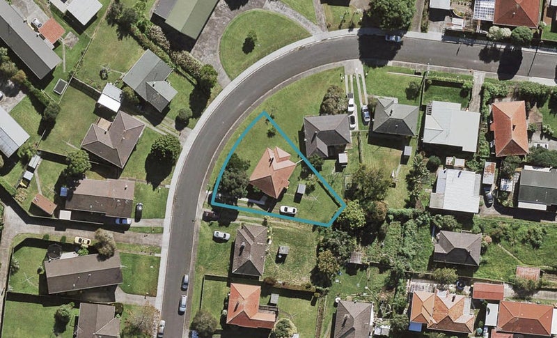 77 Greenslade Crescent, Northcote, Auckland - Carousel 1
