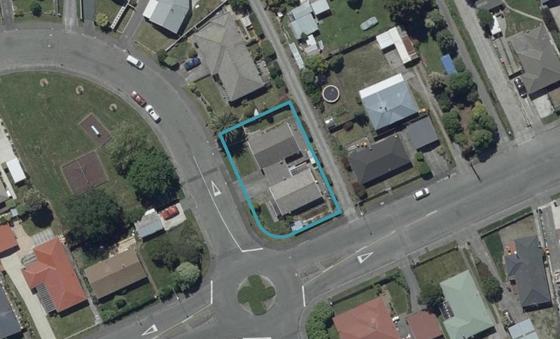 2/2 Lomax Place, Islington, Christchurch - Carousel 1