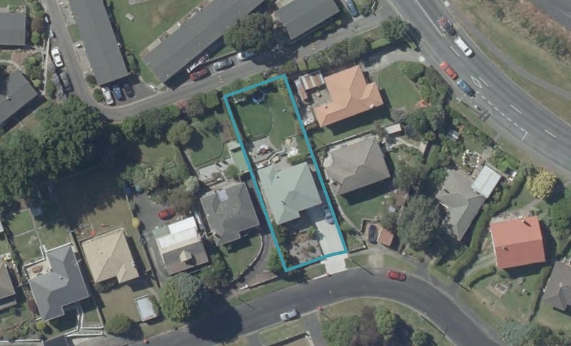 56 Waldron Crescent, Green Island, Dunedin - Carousel 1