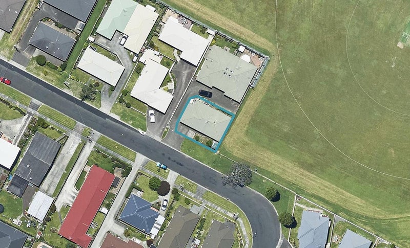 2/20 Pemberton Crescent, Greerton, Tauranga - Carousel 1
