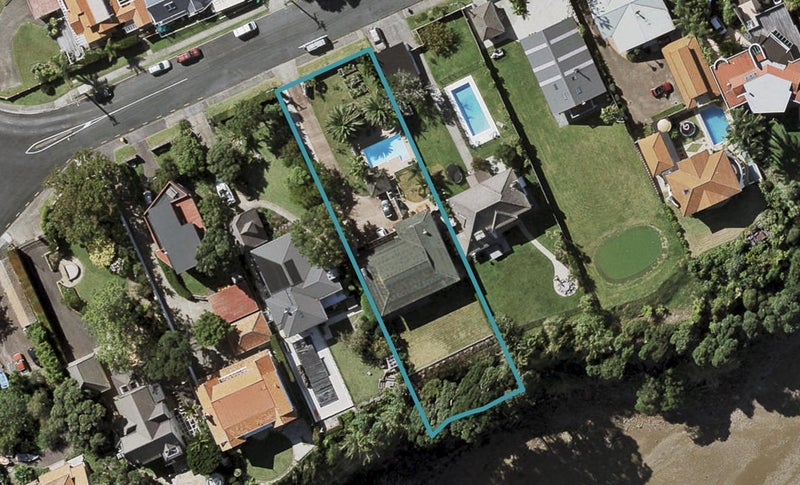 5 Norwood Road, Bayswater, Auckland - Carousel 1