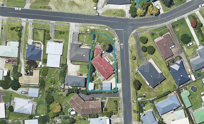 1 Miranda Street, Parkvale, Tauranga - Carousel 1