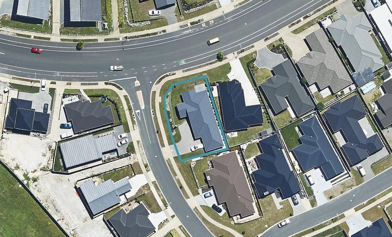 316 Lakes Boulevard, Pyes Pa, Tauranga - Carousel 1