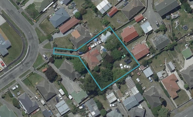 32 Wimborne Crescent, Aranui, Christchurch - Carousel 1