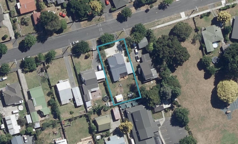 34 Marshall Street, Fairfield, Hamilton - Carousel 1