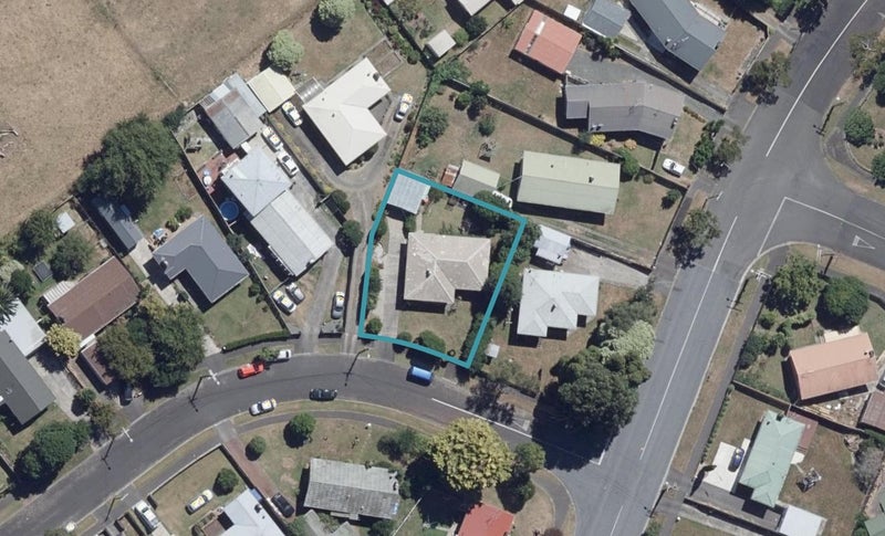 57 Sheridan Street, Silverdale, Hamilton - Carousel 1