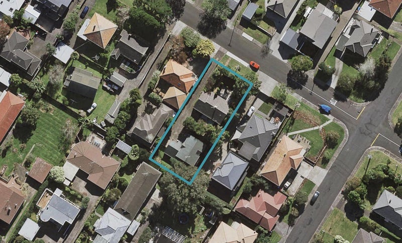 19A Kowhatu Road, One Tree Hill, Auckland - Carousel 1