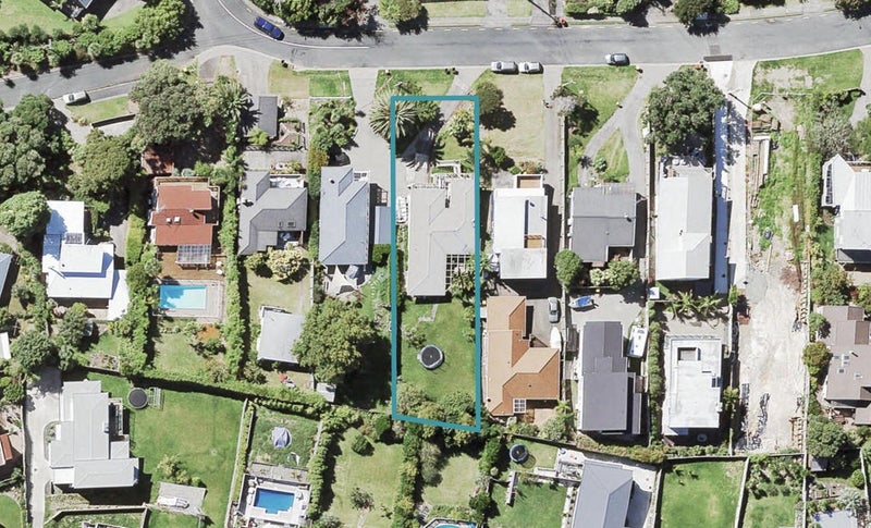 54 Beulah Avenue, Rothesay Bay, Auckland - Carousel 1