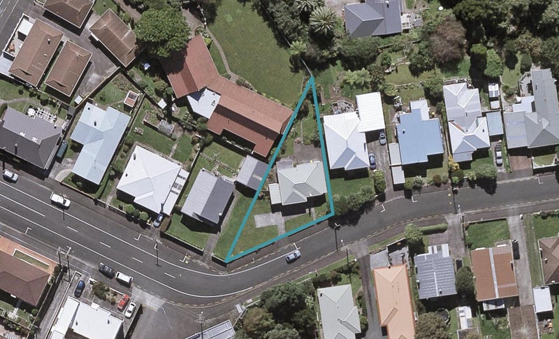 7 Maratahu Street, Westown, New Plymouth - Carousel 1