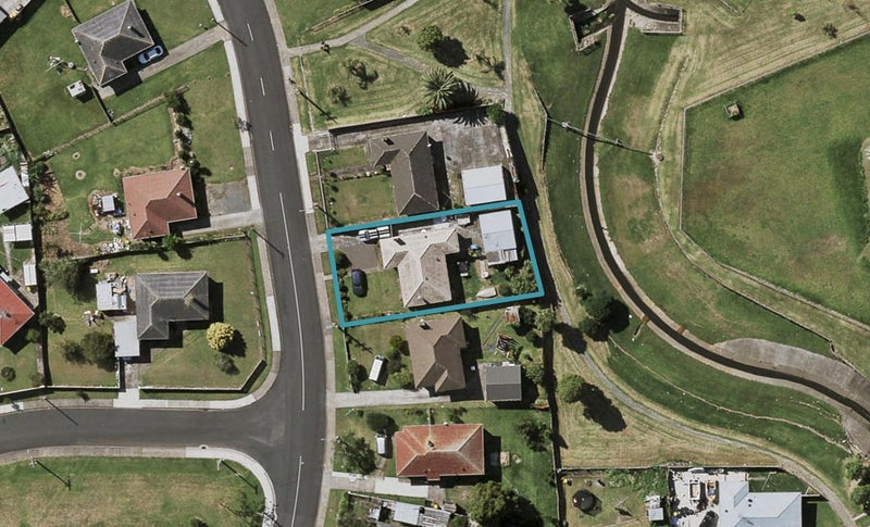 32 Cobham Crescent, Otara, Auckland - Carousel 1